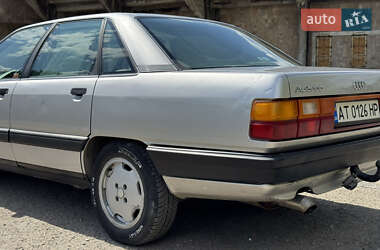 Седан Audi 100 1984 в 