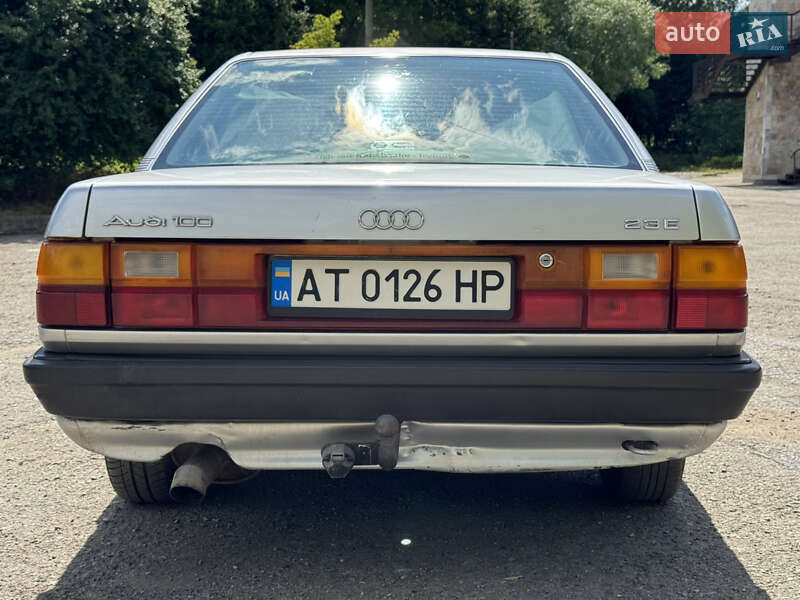 Седан Audi 100 1984 в Ивано-Франковске