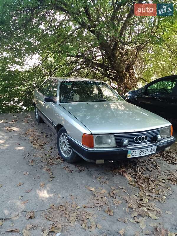 Седан Audi 100 1985 в Черновцах