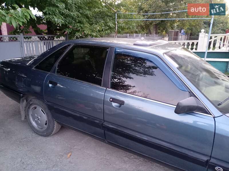Седан Audi 100 1990 в Ладыжине
