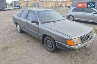 Седан Audi 100 1988 в Луцке