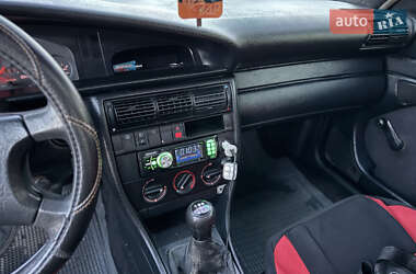 Седан Audi 100 1992 в 