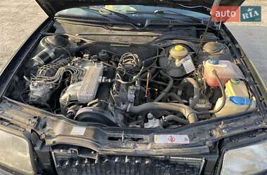 Седан Audi 100 1991 в 