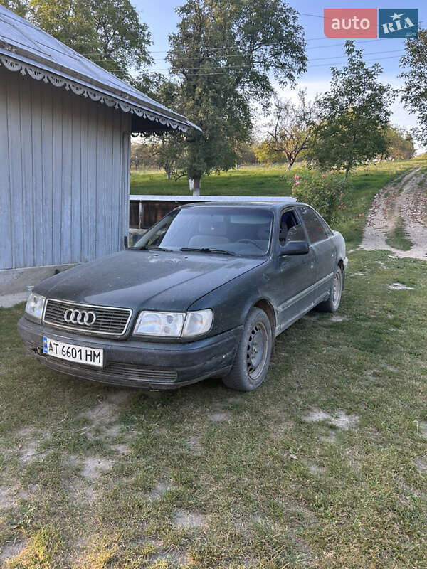 Седан Audi 100 1992 в Косове