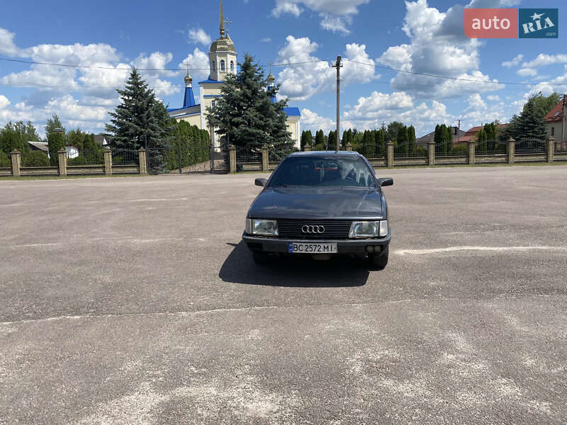 Седан Audi 100 1990 в Сумах