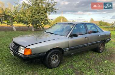 Седан Audi 100 1988 в Турійську