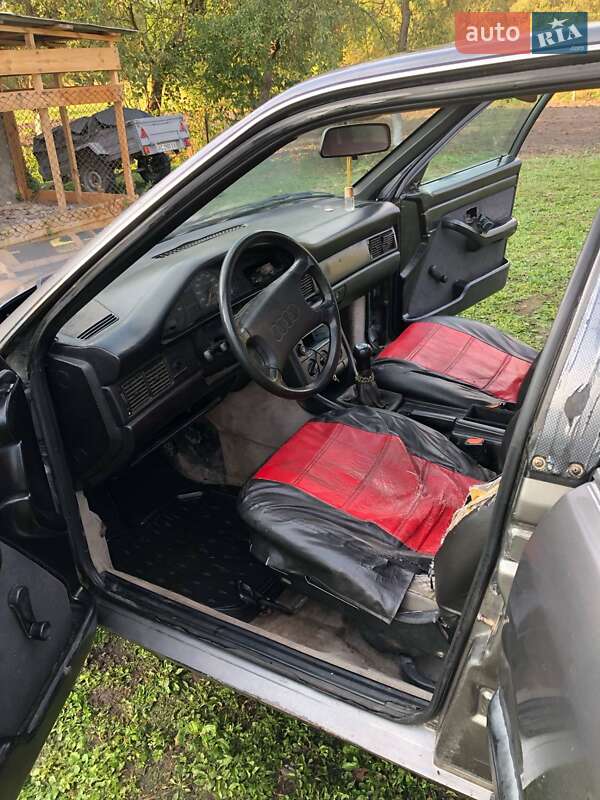 Седан Audi 100 1988 в Турийске