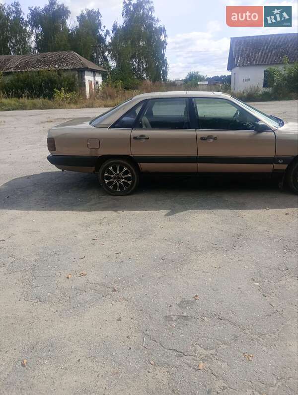 Седан Audi 100 1987 в Чернігові
