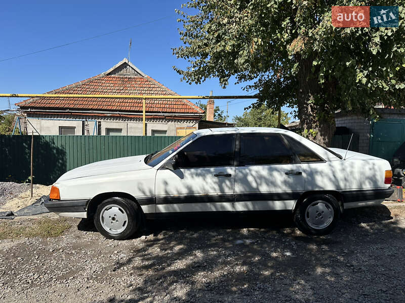 Седан Audi 100 1986 в Светловодске фото 3 Седан Audi 100 1986 в Светловодске