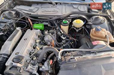 Седан Audi 100 1988 в Шацке