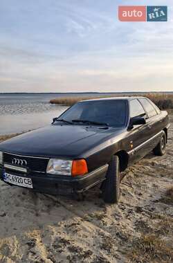 Седан Audi 100 1988 в Шацке