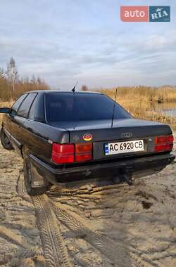 Седан Audi 100 1988 в Шацке