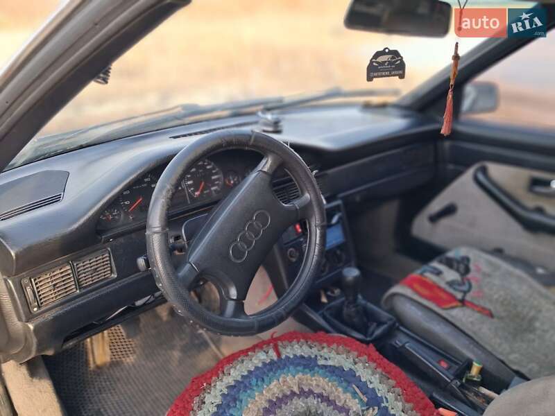 Седан Audi 100 1988 в Шацке