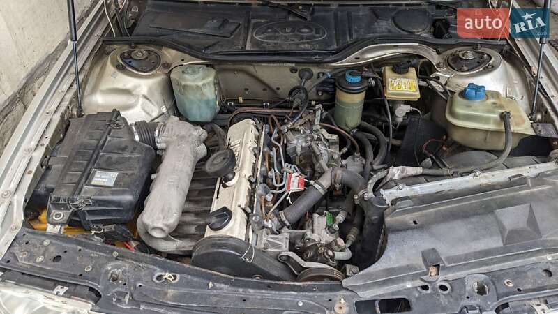 Седан Audi 100 1985 в Запорожье