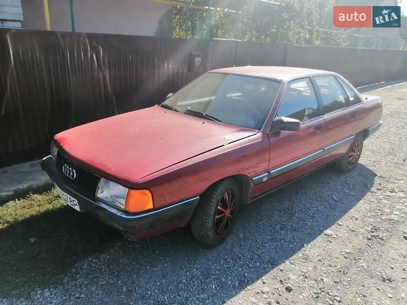 Audi 100 1983