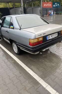 Седан Audi 100 1986 в Летичіві