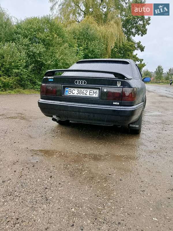 Седан Audi 100 1992 в Городке