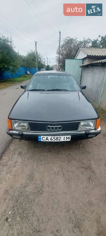 Седан Audi 100 1986 в Бобровице