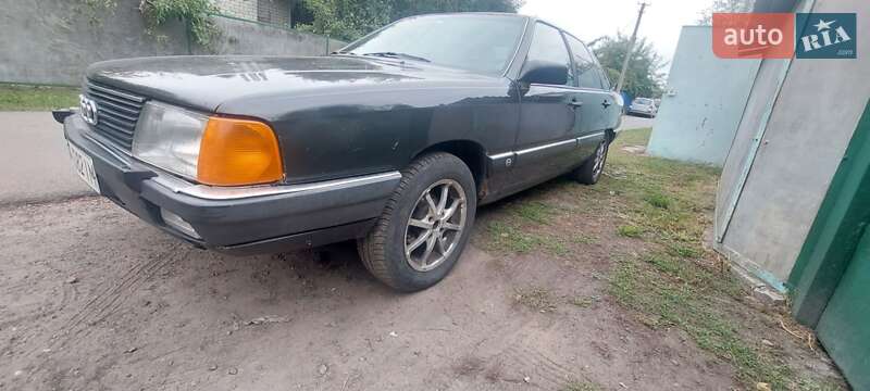 Седан Audi 100 1986 в Бобровице