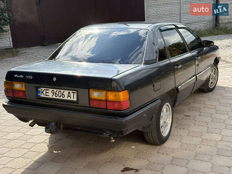 Седан Audi 100 1987 в Днепре