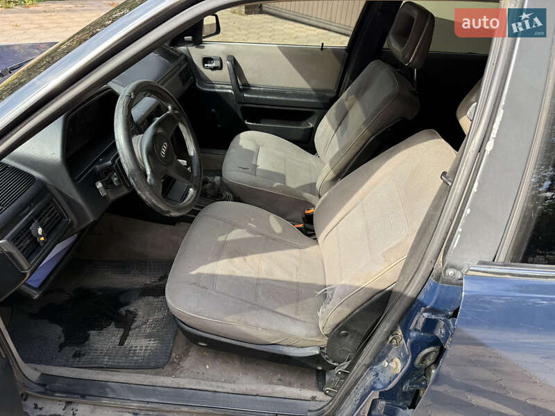 Седан Audi 100 1987 в Днепре