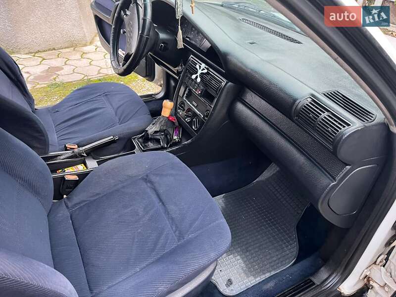 Седан Audi 100 1991 в Борщеві