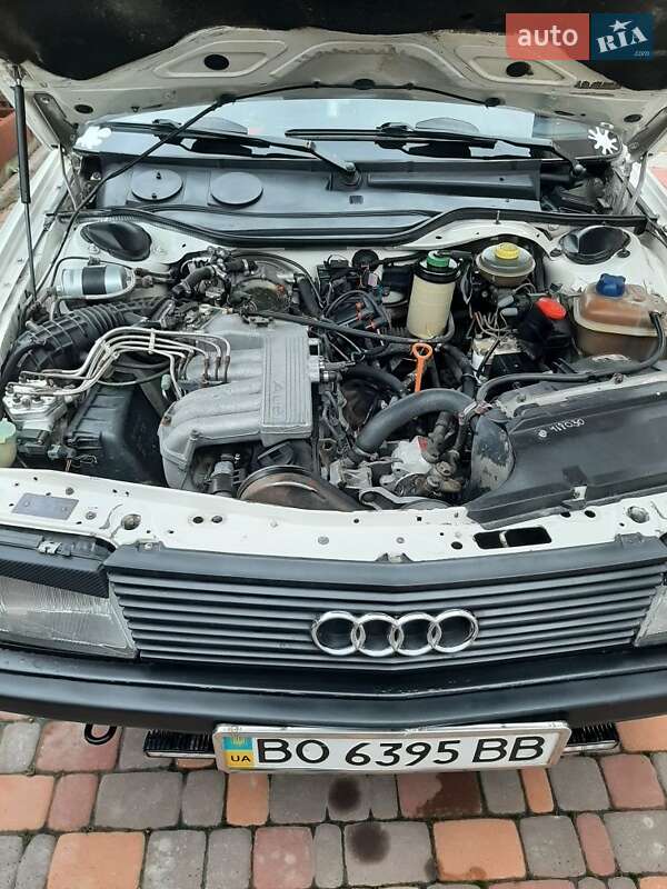 Седан Audi 100 1990 в Чорткові