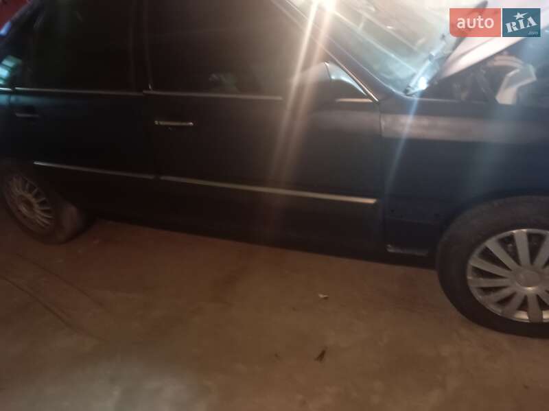Седан Audi 100 1986 в Гоще