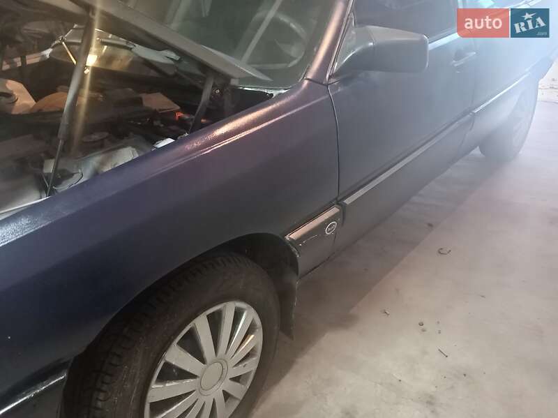Седан Audi 100 1986 в Гоще