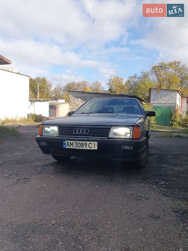 Седан Audi 100 1986 в Житомире