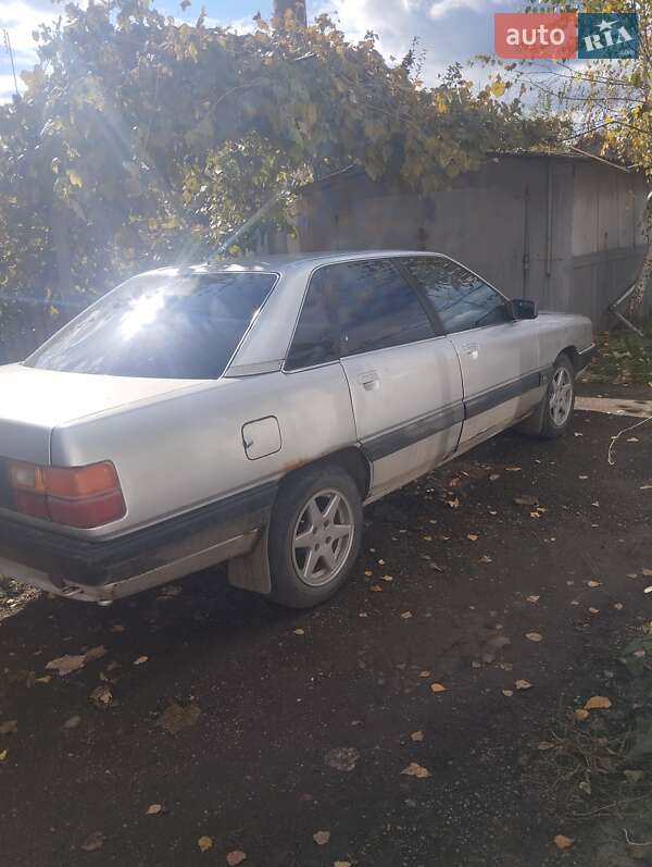 Седан Audi 100 1989 в Коломые