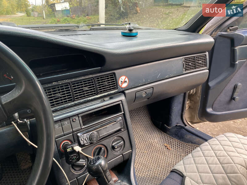 Седан Audi 100 1988 в Шумске
