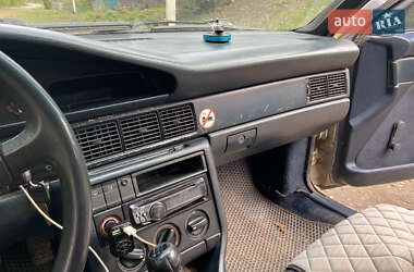 Седан Audi 100 1988 в 