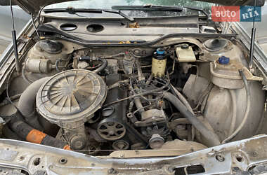 Седан Audi 100 1988 в 