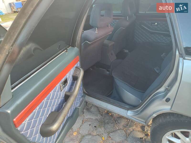 Седан Audi 100 1984 в Луцке
