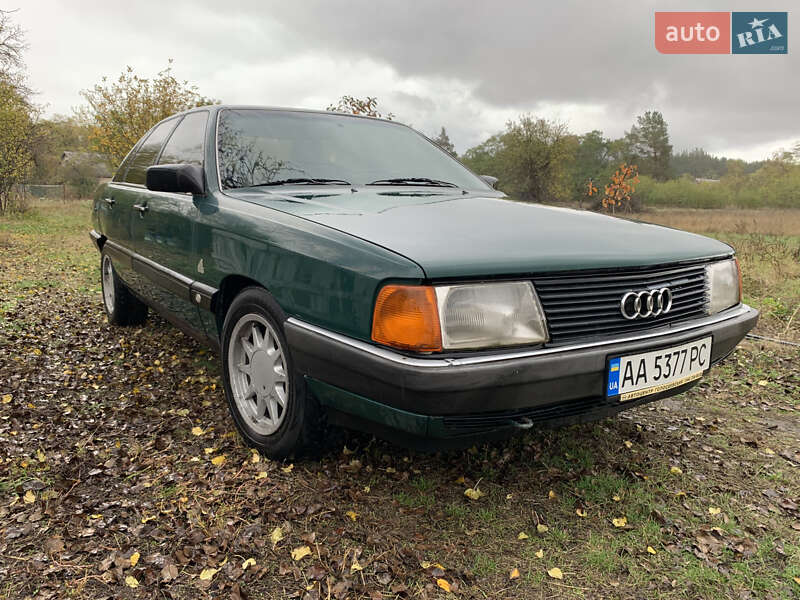 Седан Audi 100 1988 в Киеве