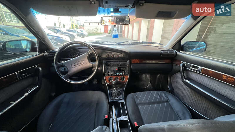 Седан Audi 100 1993 в Львове