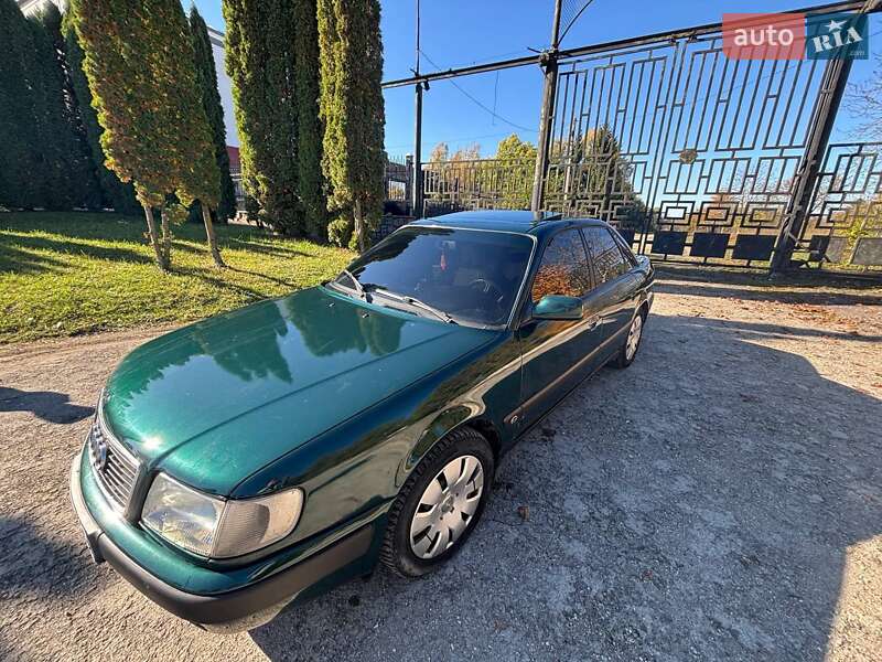 Седан Audi 100 1992 в Скалате
