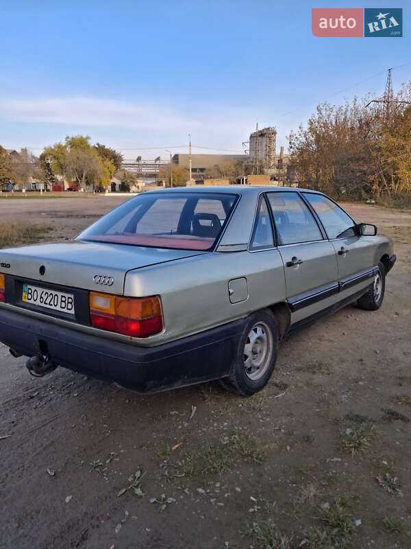 Седан Audi 100 1986 в Здолбуніві