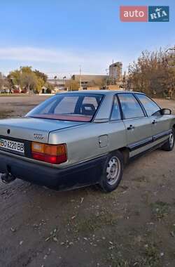 Седан Audi 100 1986 в 