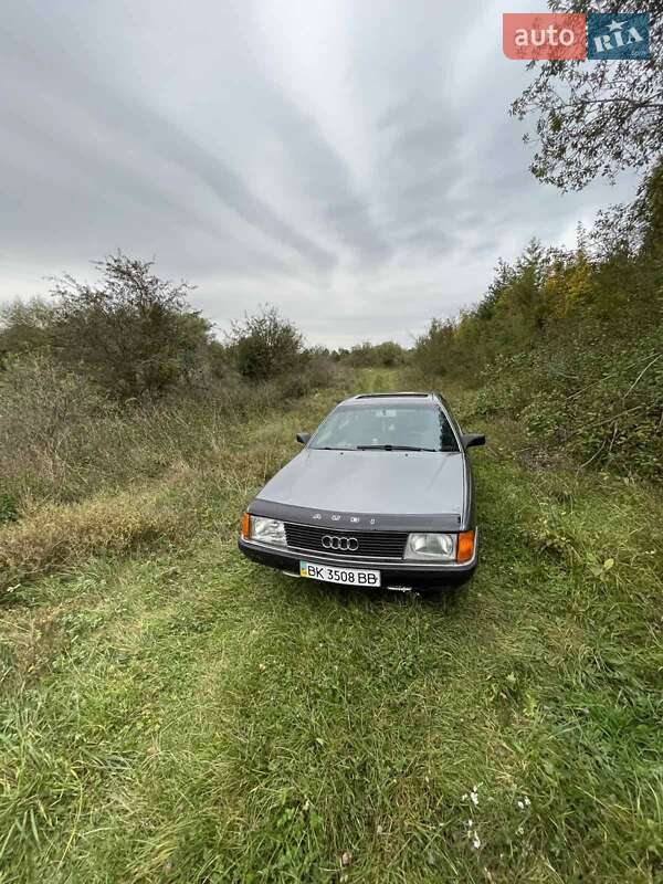 Седан Audi 100 1987 в Ровно фото 2 Седан Audi 100 1987 в Ровно