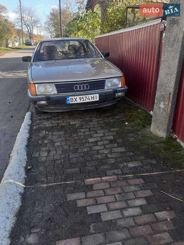 Audi 100 1983