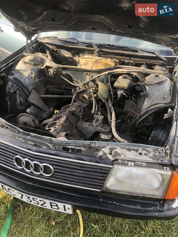 Седан Audi 100 1988 в Маневичах