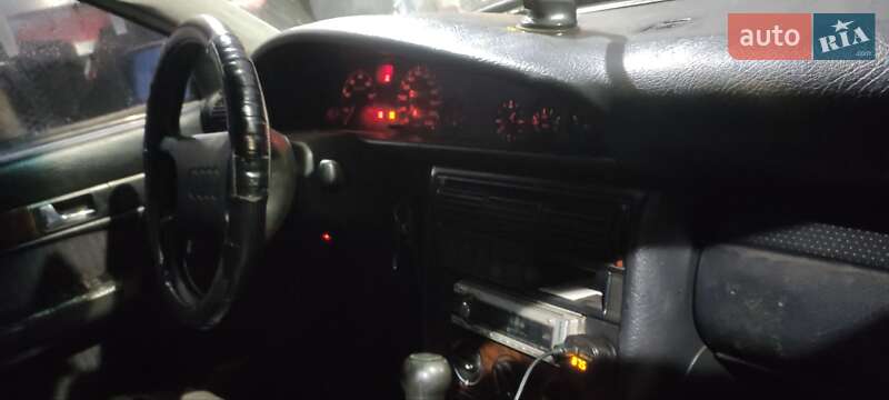 Седан Audi 100 1991 в Черновцах