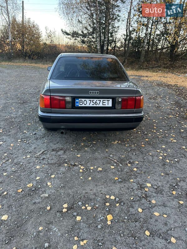 Седан Audi 100 1991 в Копычинце
