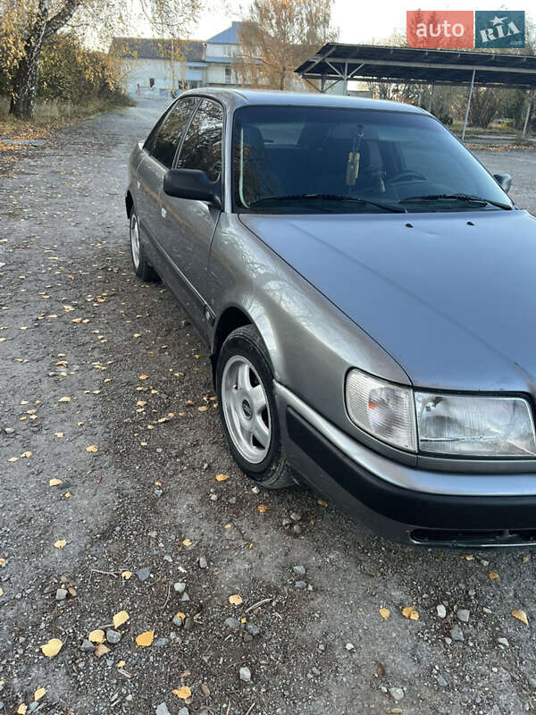 Седан Audi 100 1991 в Копычинце