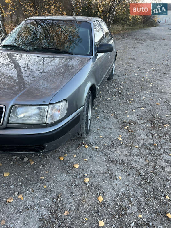 Седан Audi 100 1991 в Копычинце