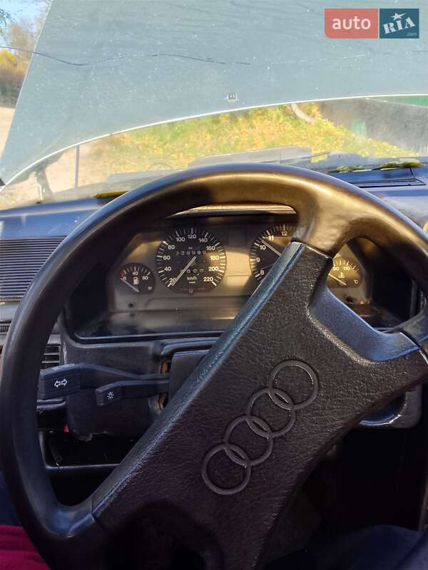 Седан Audi 100 1984 в Дунаевцах