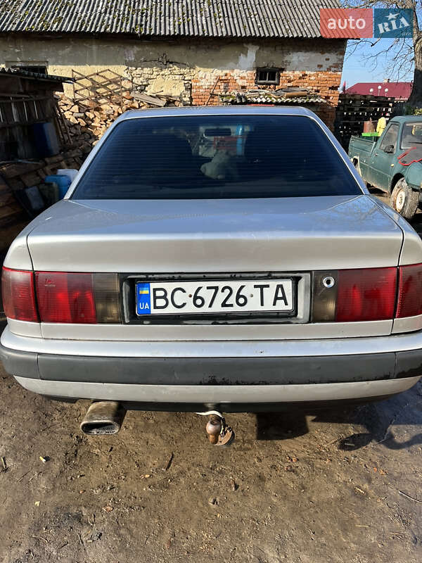 Седан Audi 100 1991 в Бобрке