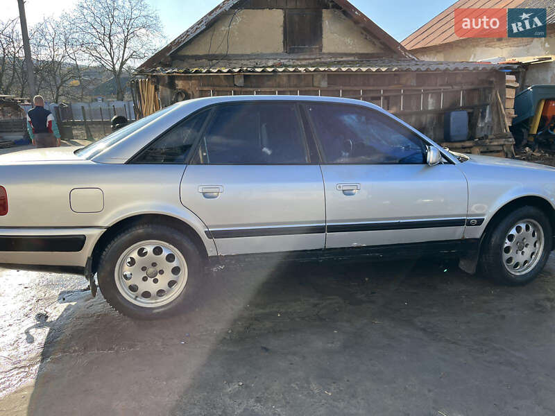Седан Audi 100 1991 в Бобрке